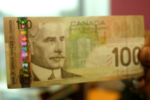 Des faux billets de 100$ US circulent à Shediac