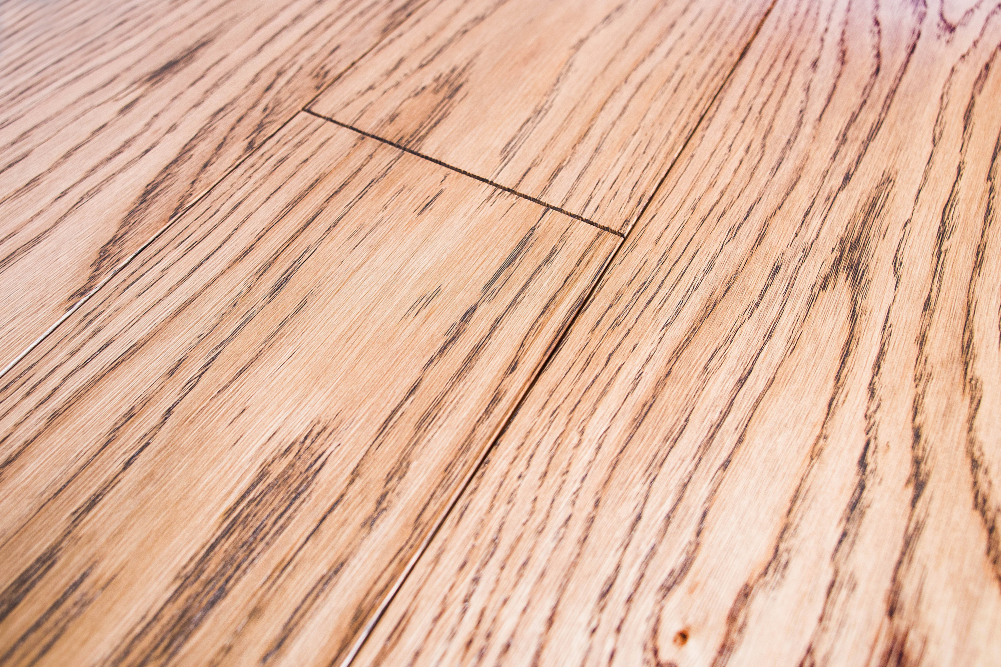 Comment réparer les rayures sur les planchers de bois franc? - Connaissance  - Global Timber Products Ltd